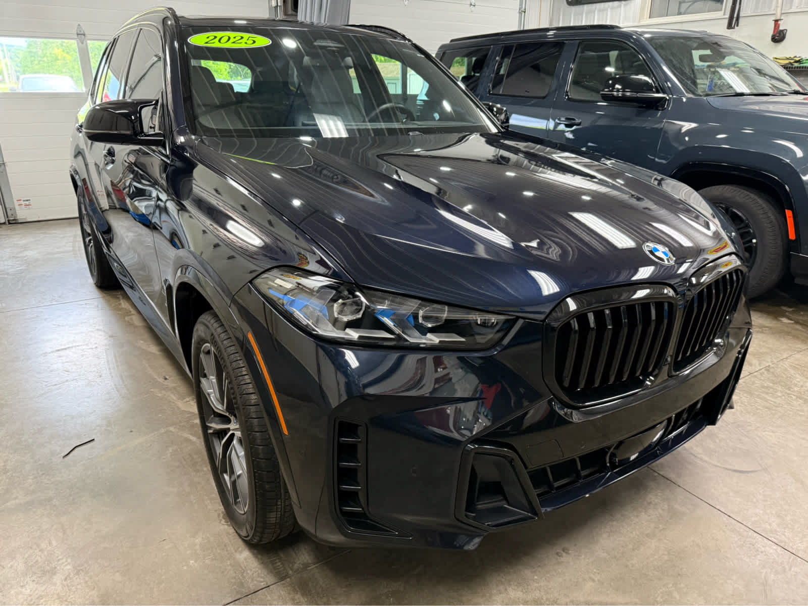 Used 2025 BMW X5 M60i w/ Climate Comfort Package AWD/4WD image 3