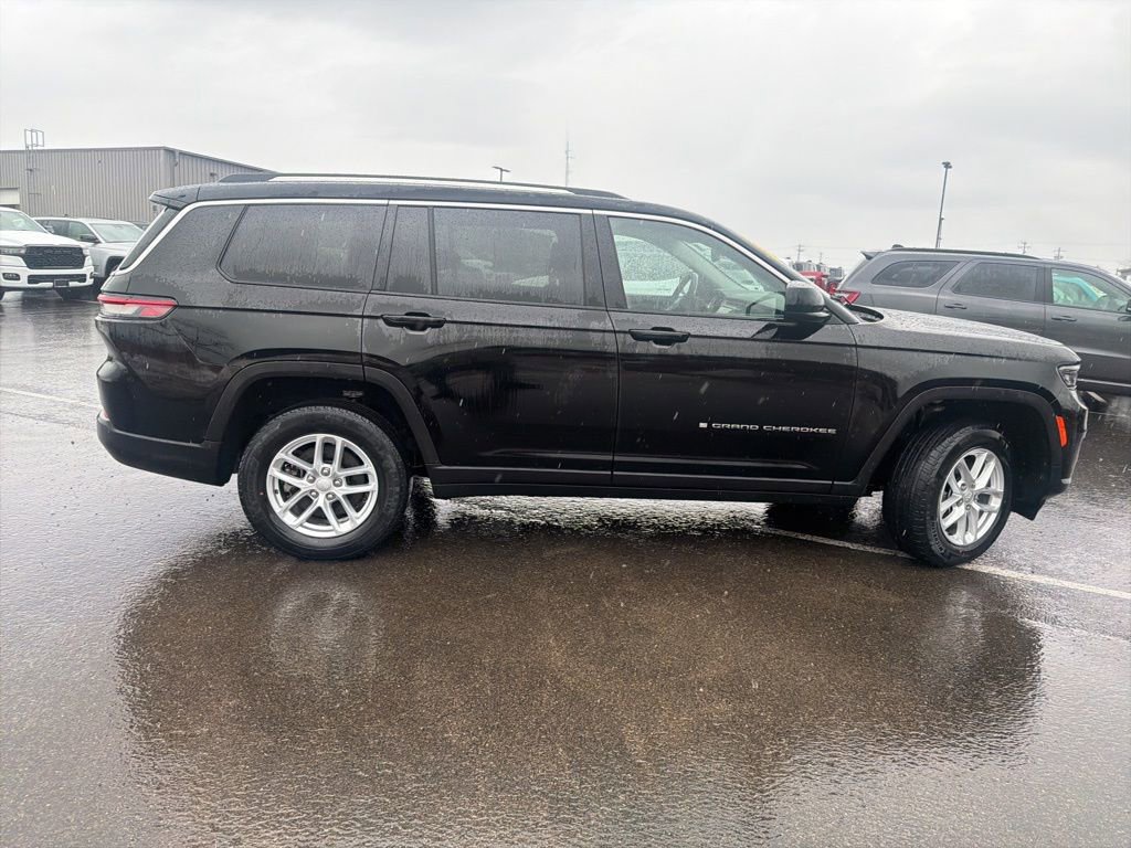 Used 2023 Jeep Grand Cherokee L Laredo image 8