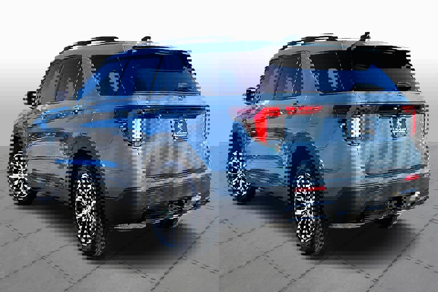 Used 2025 Ford Explorer ST-Line w/ Premium Package image 11