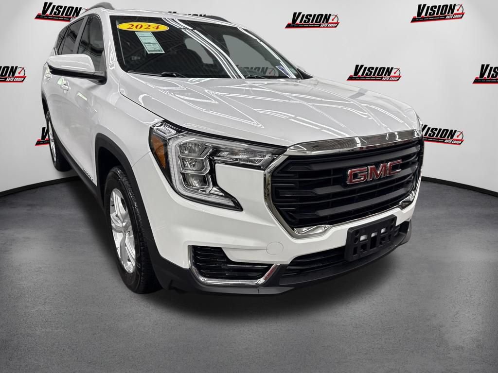 Used 2024 GMC Terrain SLE w/ Driver Convenience Package AWD/4WD image 3