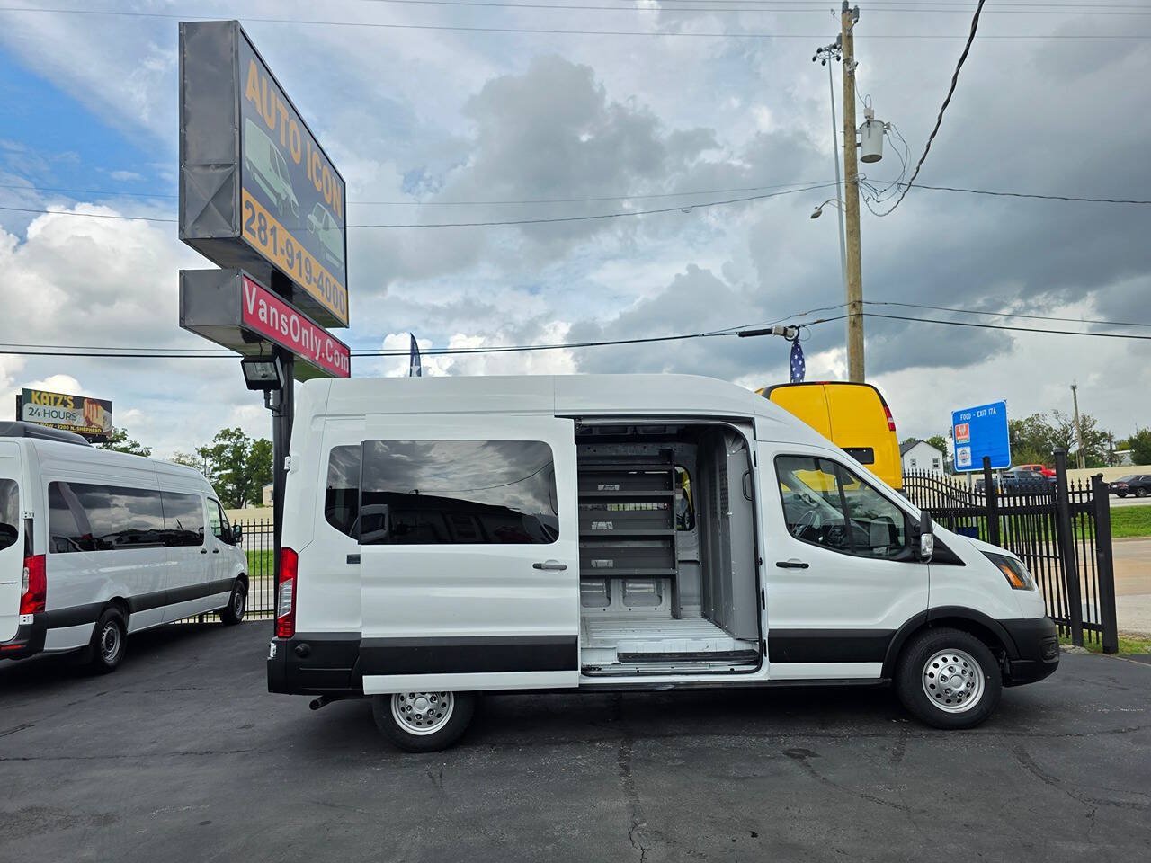 Used 2024 Ford Transit 250 148 High Roof AWD image 5