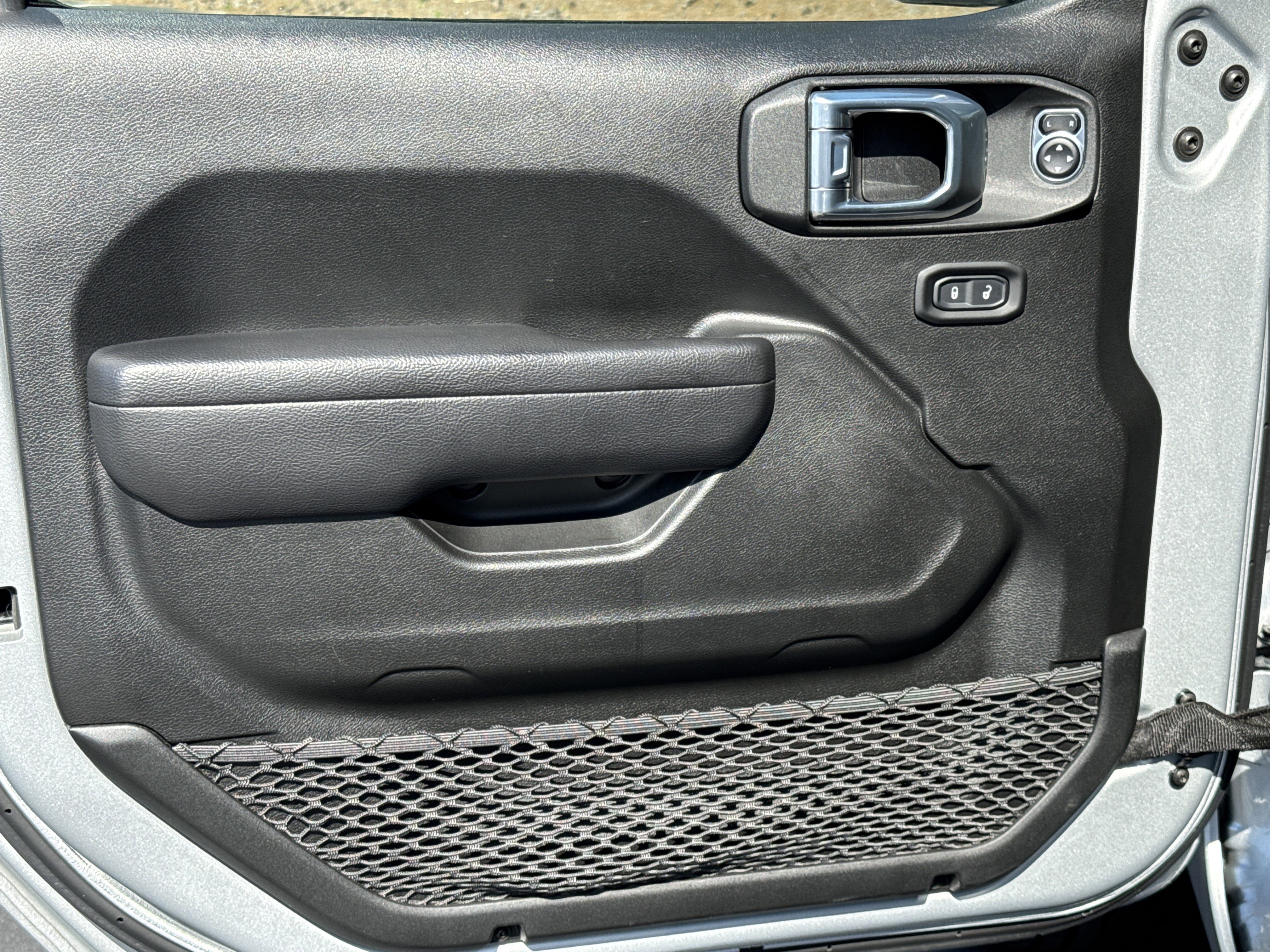 Used 2022 Jeep Wrangler Unlimited Sport AWD/4WD image 12