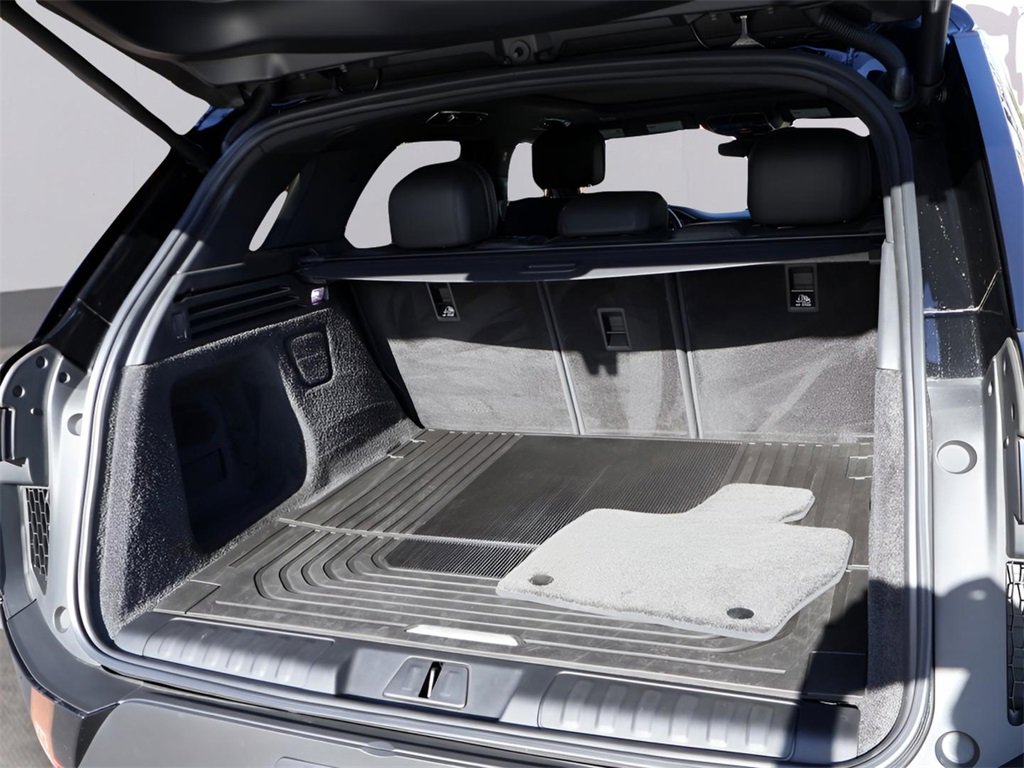 Used 2024 Land Rover Range Rover Sport SE image 16