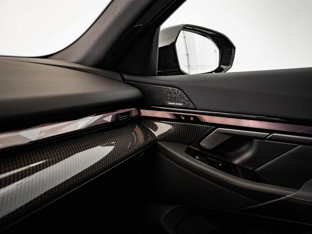 New 2026 BMW 550e xDrive image 41