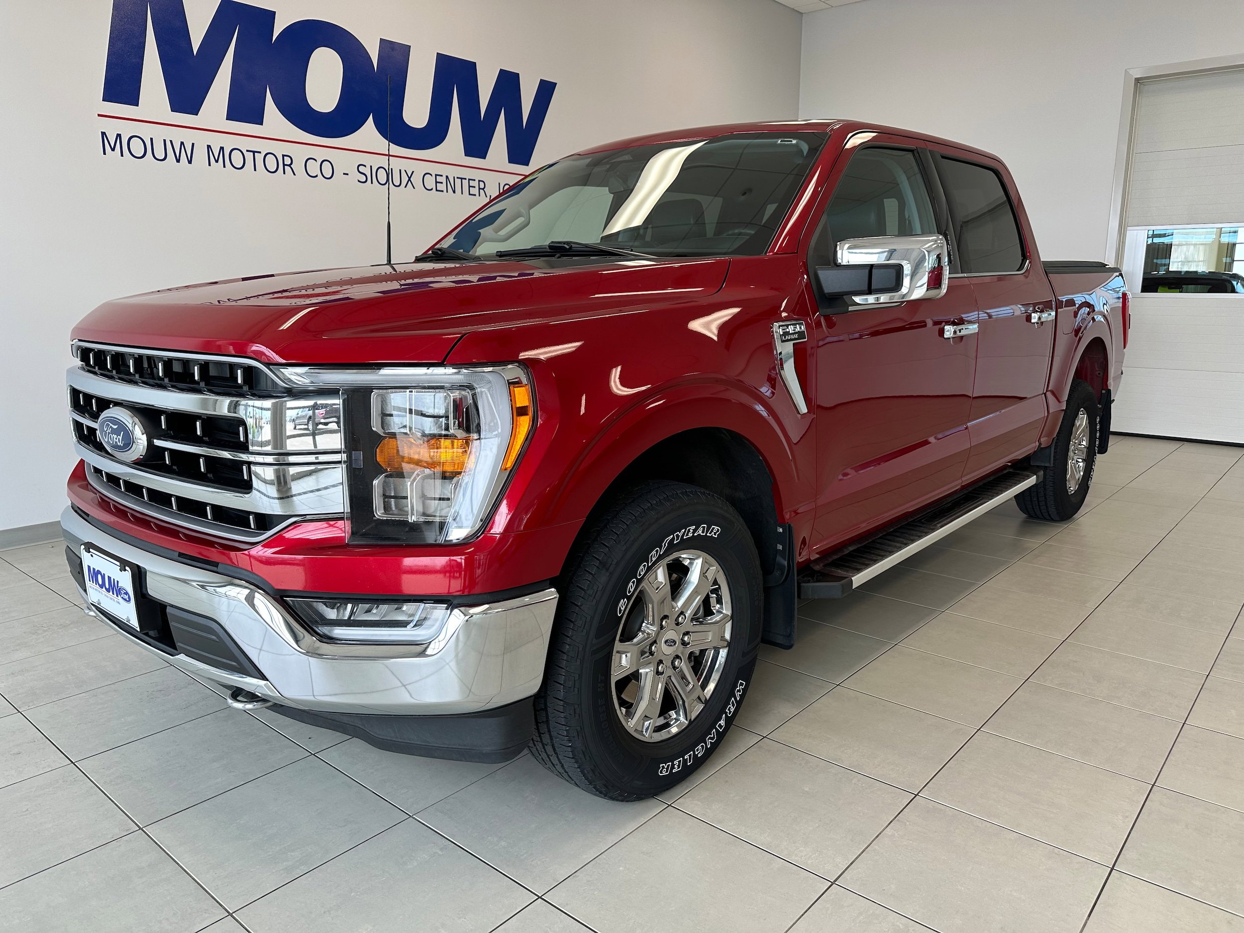 Used 2023 Ford F150 Lariat image 2