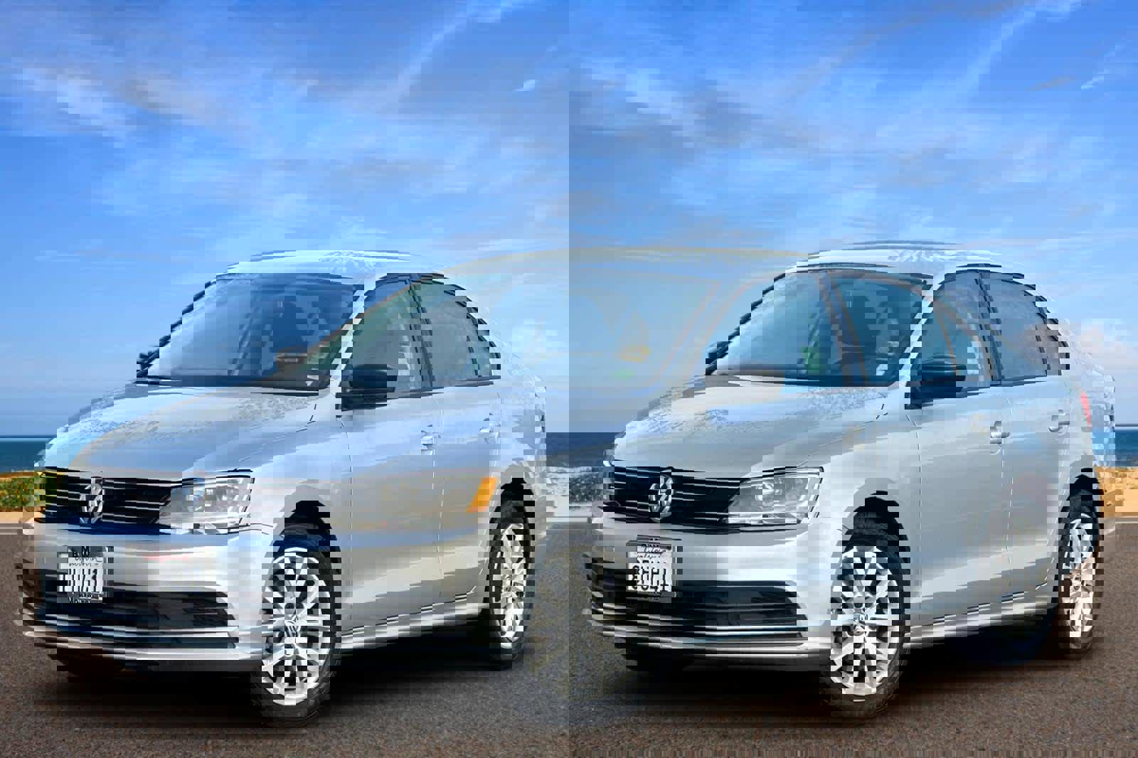 Used 2015 Volkswagen Jetta SE image 1