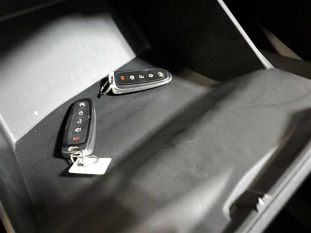 Used 2017 Ford Escape Titanium AWD/4WD image 13