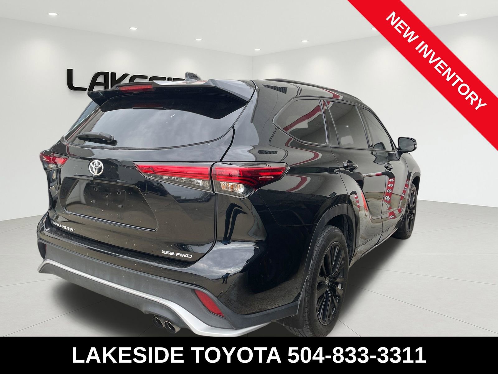 Used 2023 Toyota Highlander XSE AWD/4WD image 4