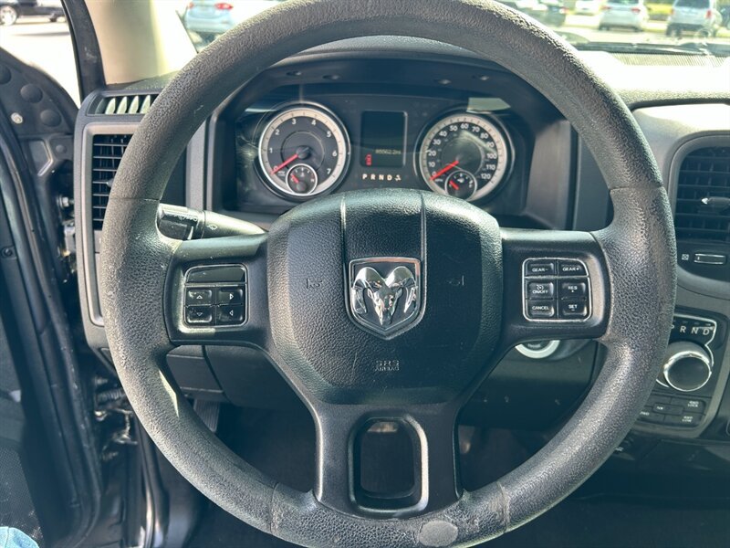 Used 2018 RAM 1500 Express AWD/4WD image 17
