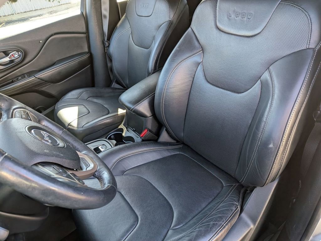 Used 2014 Jeep Cherokee Limited w/ Luxury Group AWD/4WD image 15