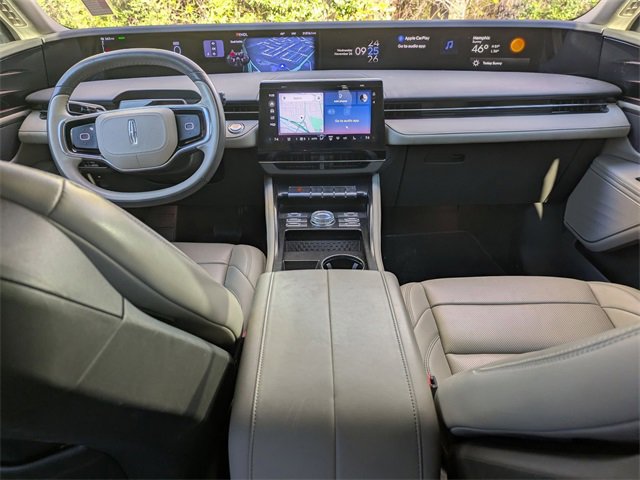 Used 2024 Lincoln Nautilus Premier image 23