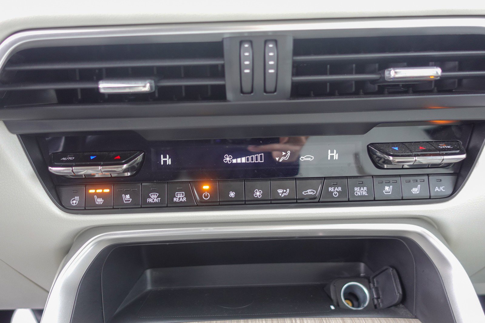 Certified 2024 MAZDA CX-90 Plug-In Hybrid w/ Premium Plus image 25