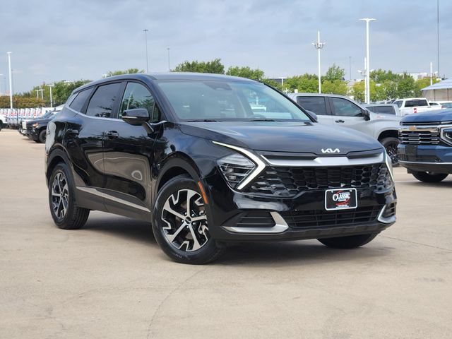 Used 2025 Kia Sportage EX FWD image 2