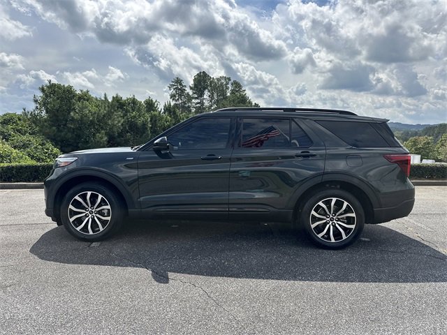 Used 2022 Ford Explorer ST-Line w/ Class IV Trailer Tow Package image 8