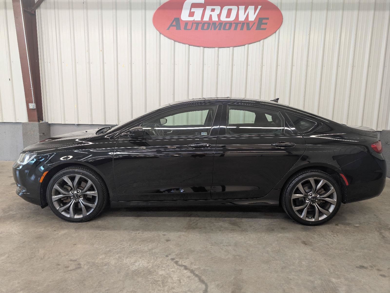 Used 2016 Chrysler 200 S w/ Navigation & Sound Group I AWD/4WD image 16