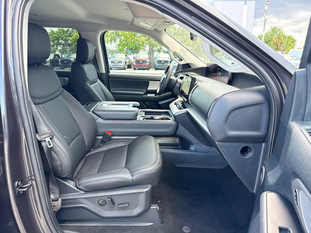 Used 2025 Ford Expedition Active RWD image 29
