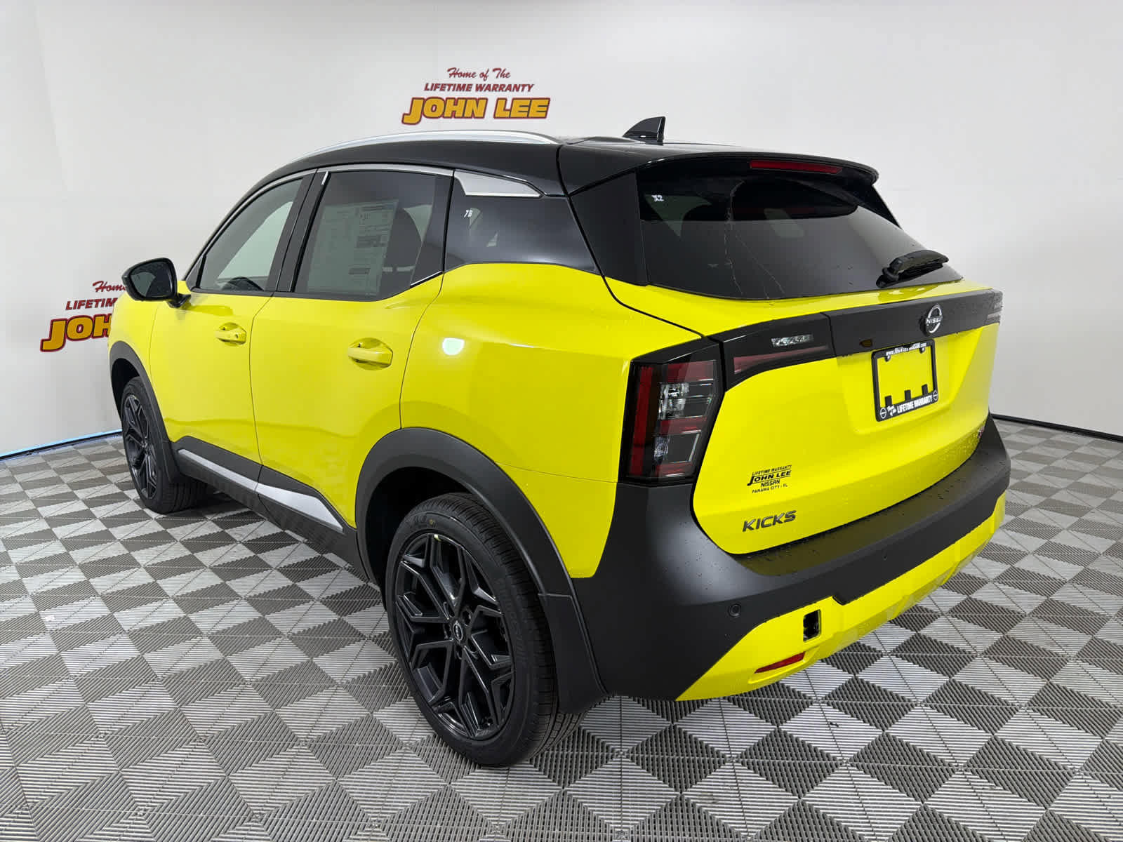 New 2026 Nissan Kicks SR w/ SR Premium Package image 3