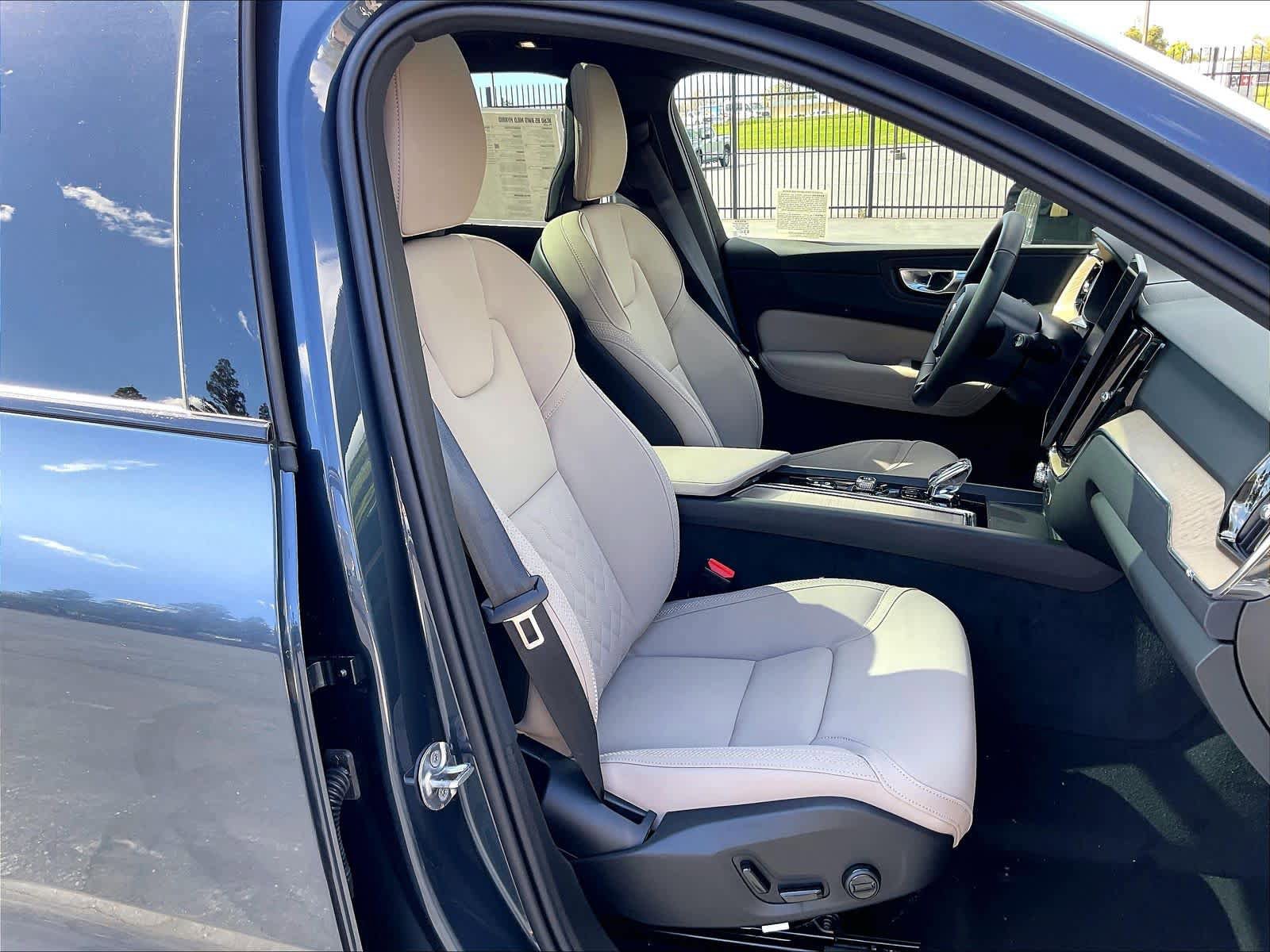 New 2026 Volvo XC60 B5 Plus w/ Climate Package AWD/4WD image 31