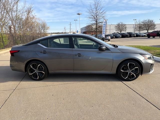 Used 2024 Nissan Altima 2.5 SR FWD image 6