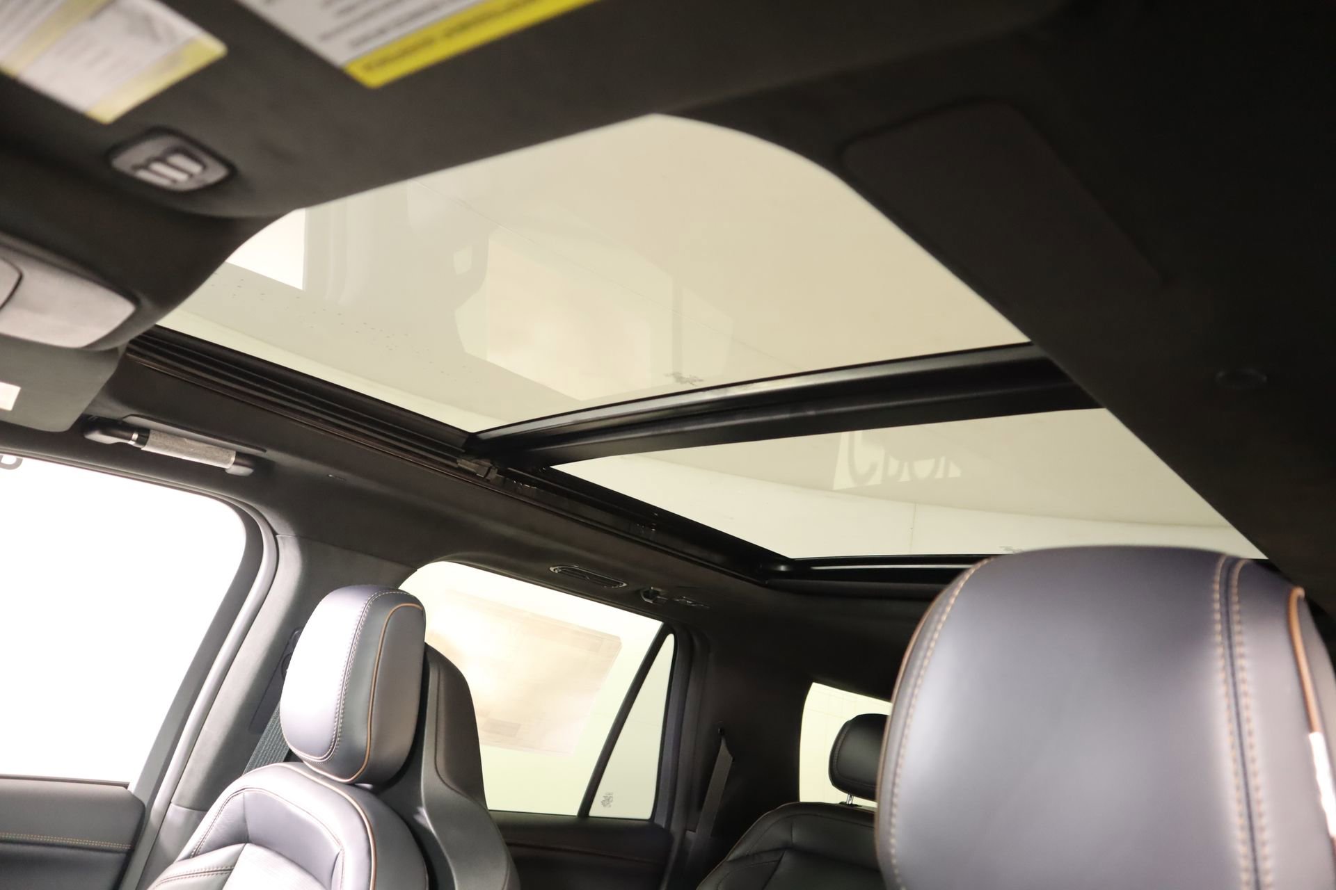 New 2026 Lincoln Navigator L Black Label AWD/4WD image 16