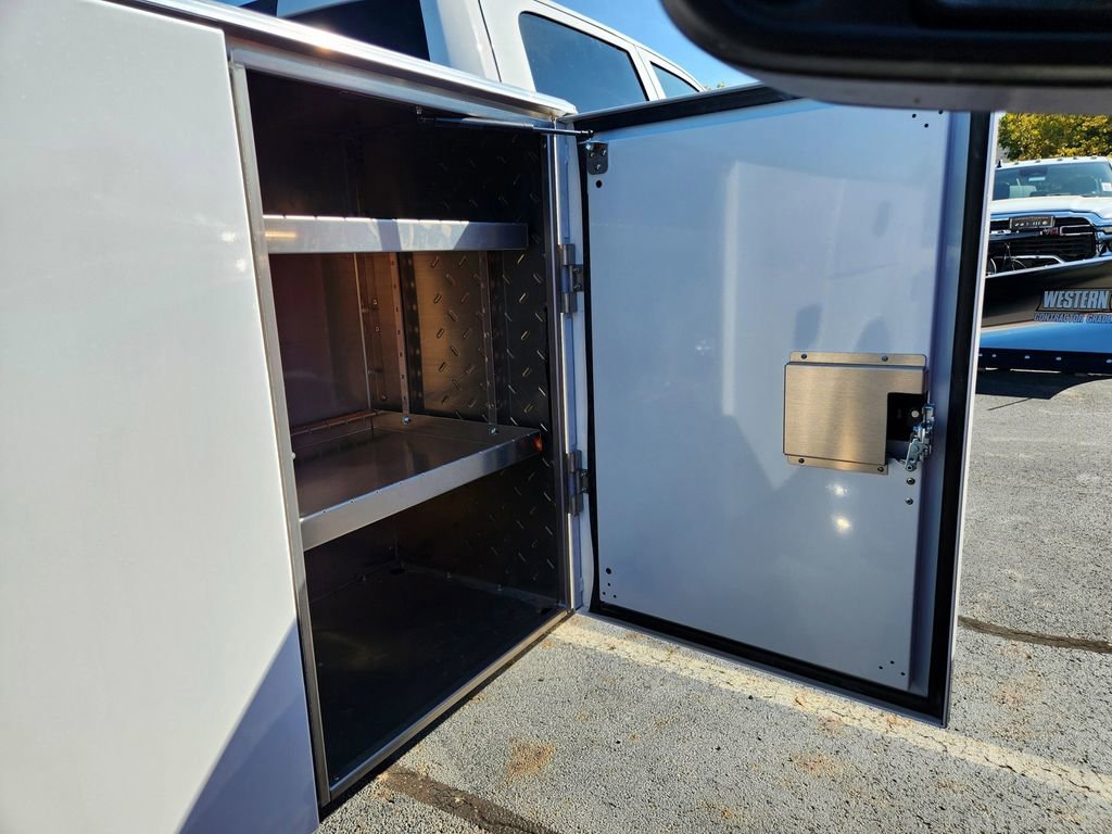 New 2026 RAM 5500 Tradesman w/ Chrome Appearance Group image 12