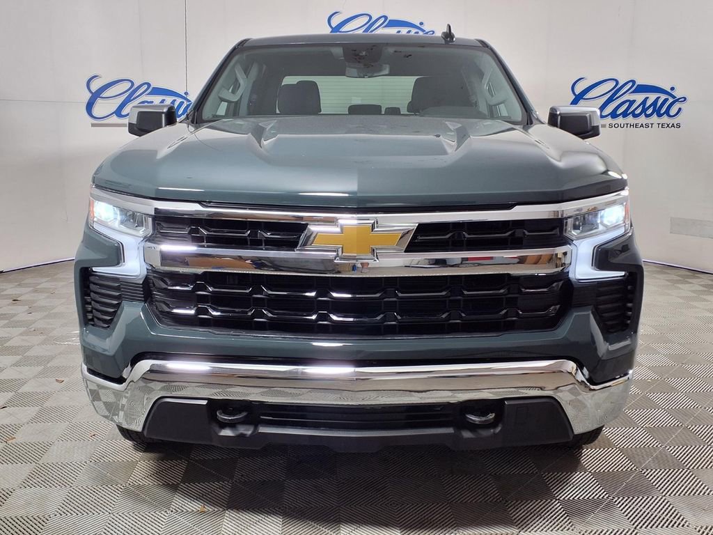 Used 2025 Chevrolet Silverado 1500 LT AWD/4WD image 5