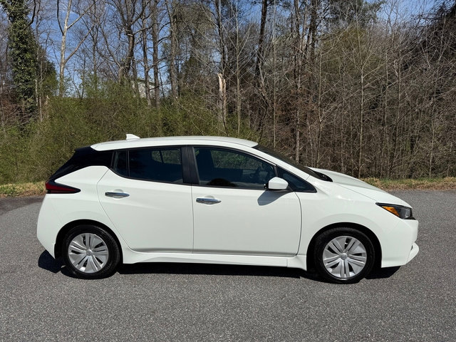 Used 2025 Nissan Leaf S image 5