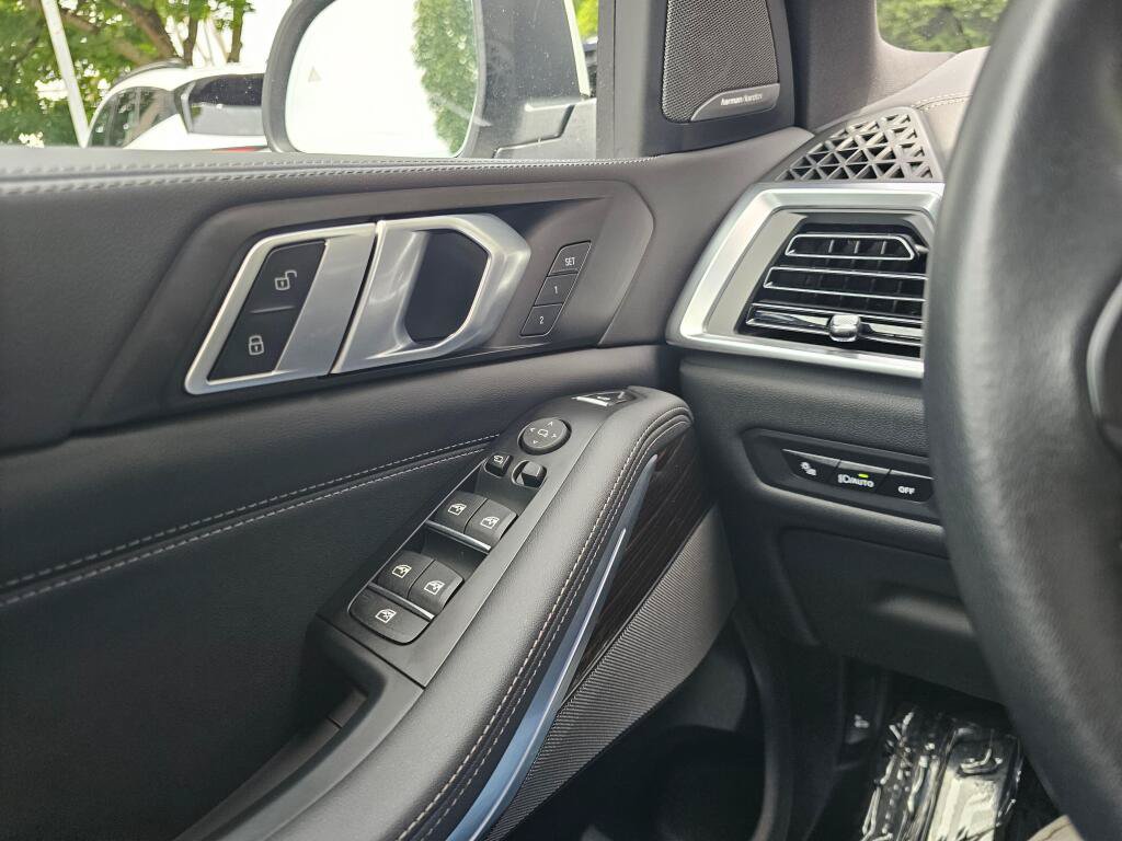 Used 2026 BMW X5 xDrive40i AWD/4WD image 30