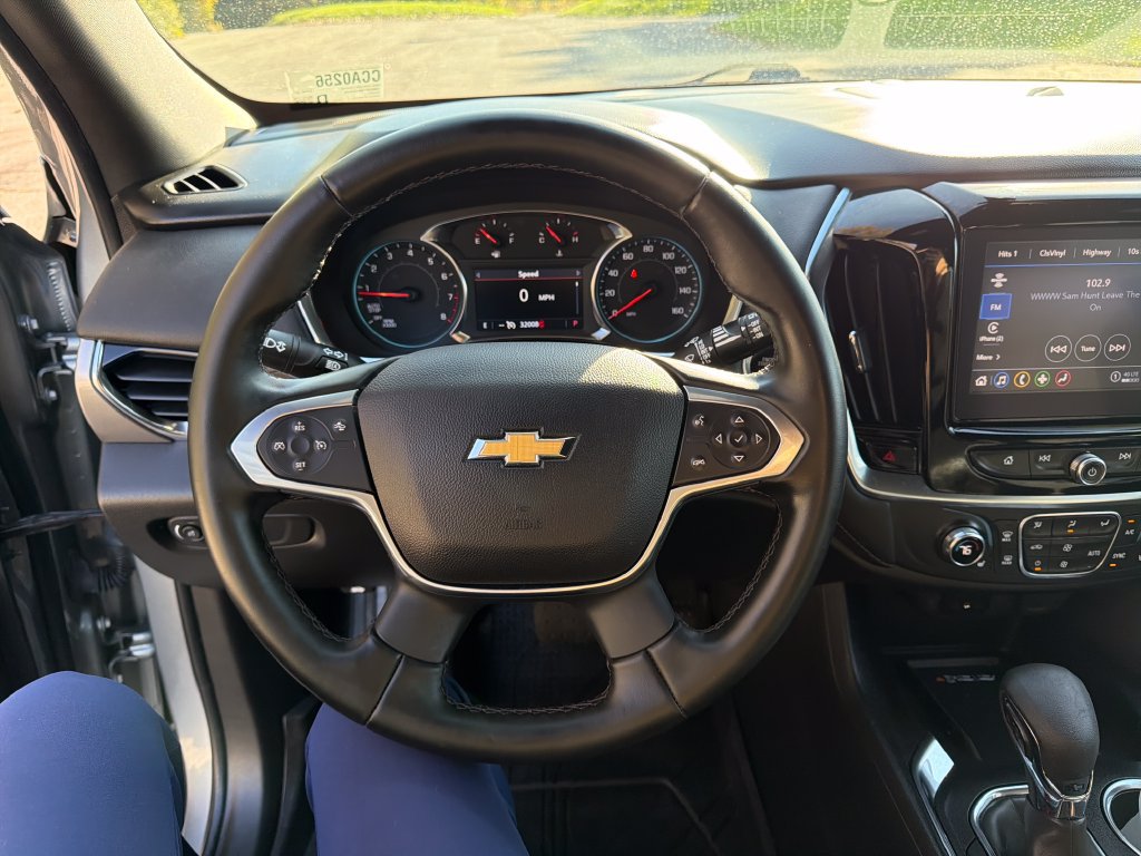 Used 2023 Chevrolet Traverse LT FWD image 14