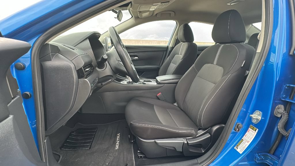 Used 2025 Nissan Sentra SV FWD image 4