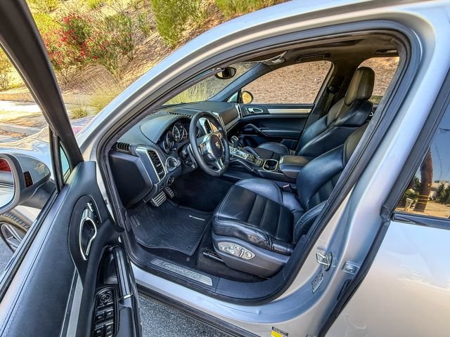 Used 2011 Porsche Cayenne Turbo AWD/4WD image 5
