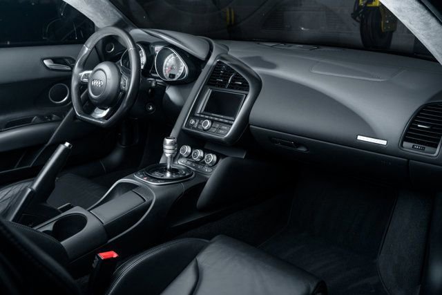 Used 2008 Audi R8 V8 image 10