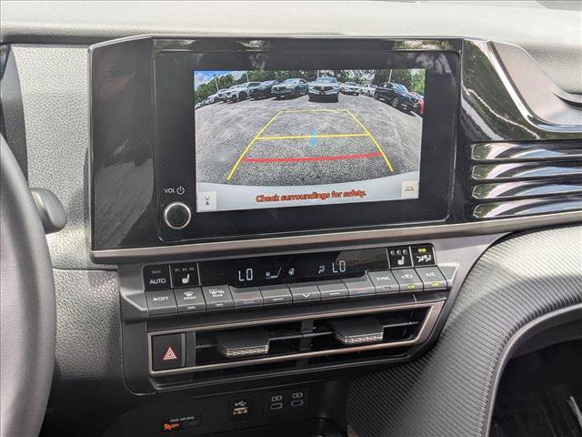 Used 2025 Toyota Camry SE FWD image 13