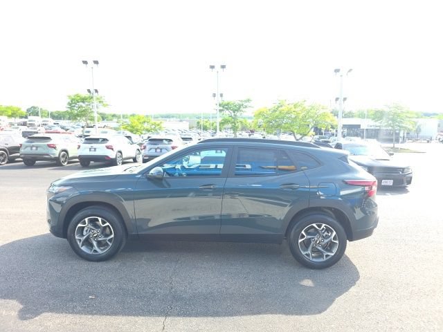 New 2026 Chevrolet Trax LT w/ Driver Confidence Package FWD image 5