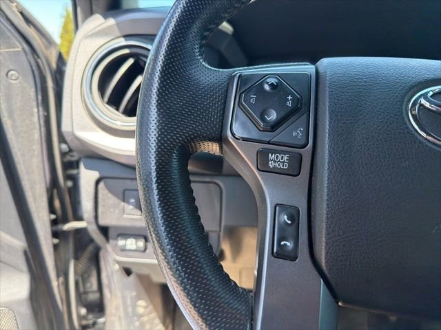 Used 2022 Toyota Tacoma TRD Sport AWD/4WD image 19