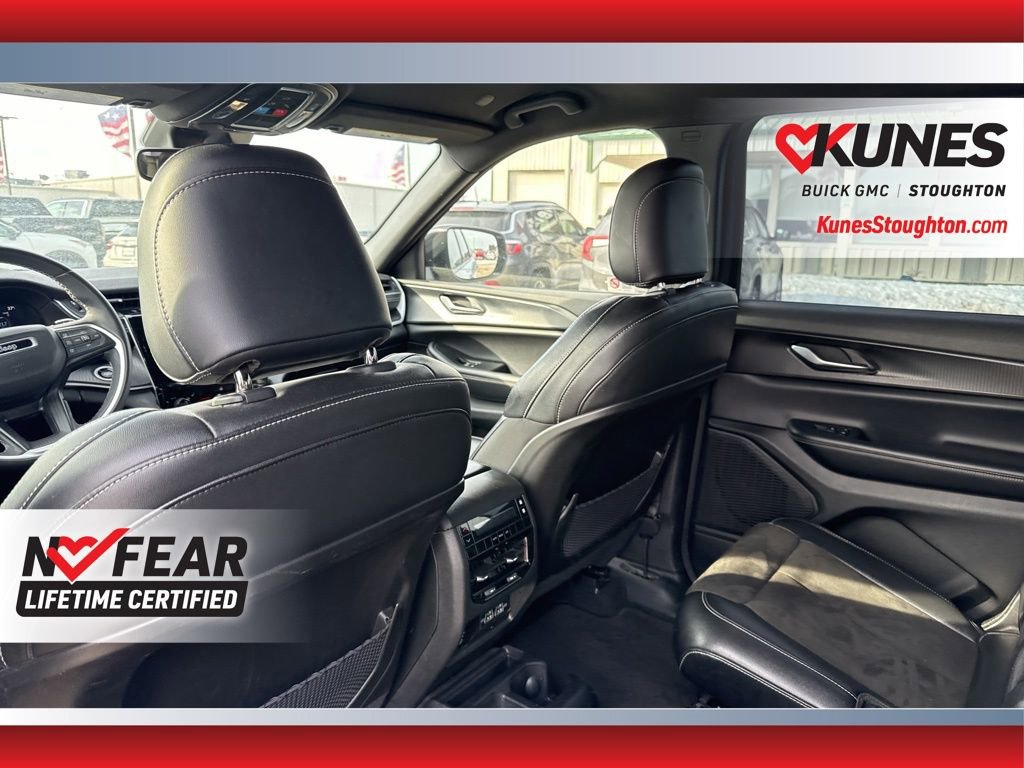 Used 2023 Jeep Grand Cherokee L Laredo image 34