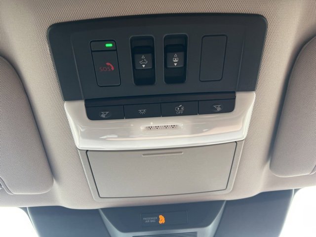 Used 2024 Nissan Pathfinder Platinum image 40