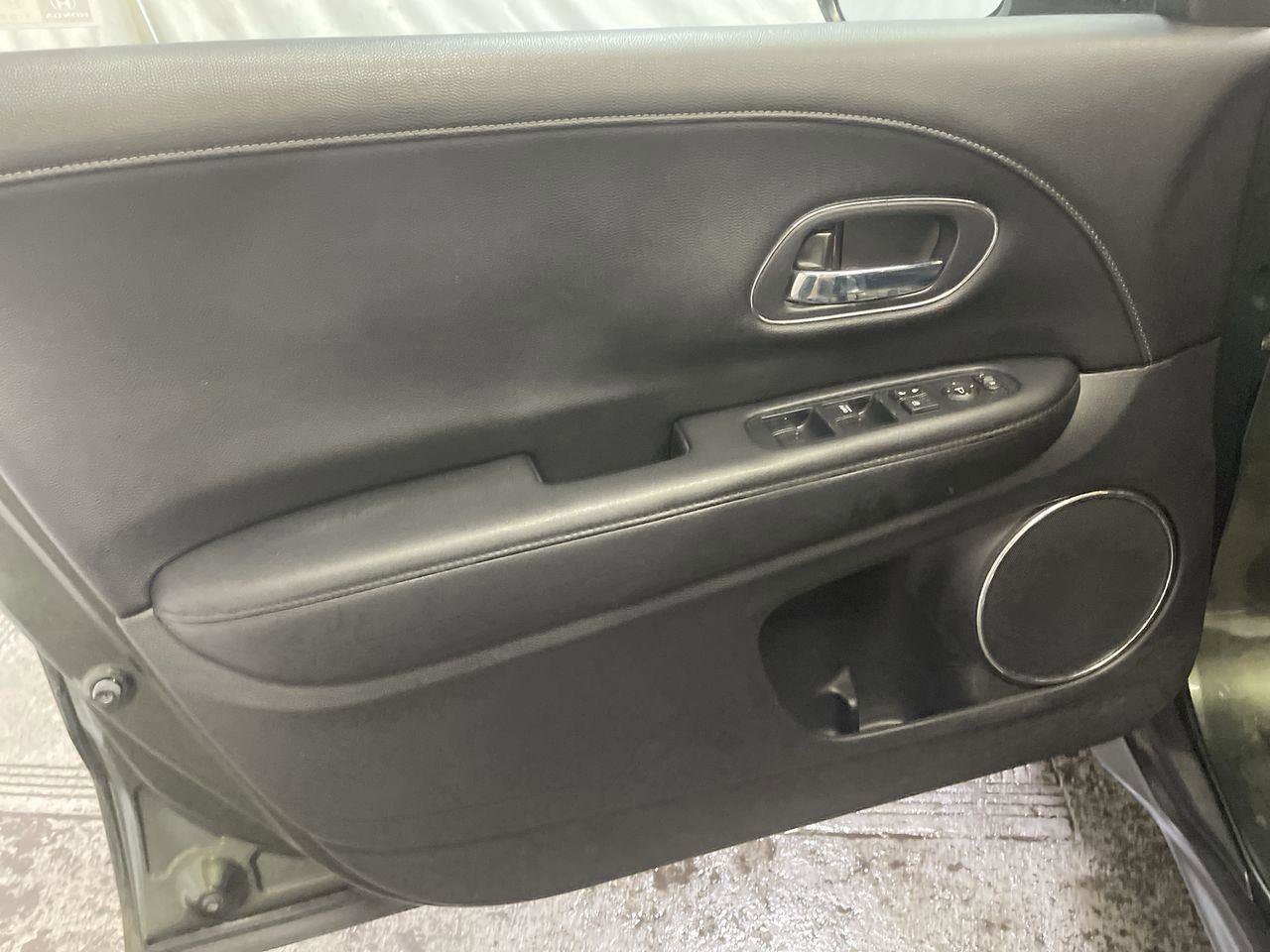 Used 2018 Honda HR-V EX-L image 13