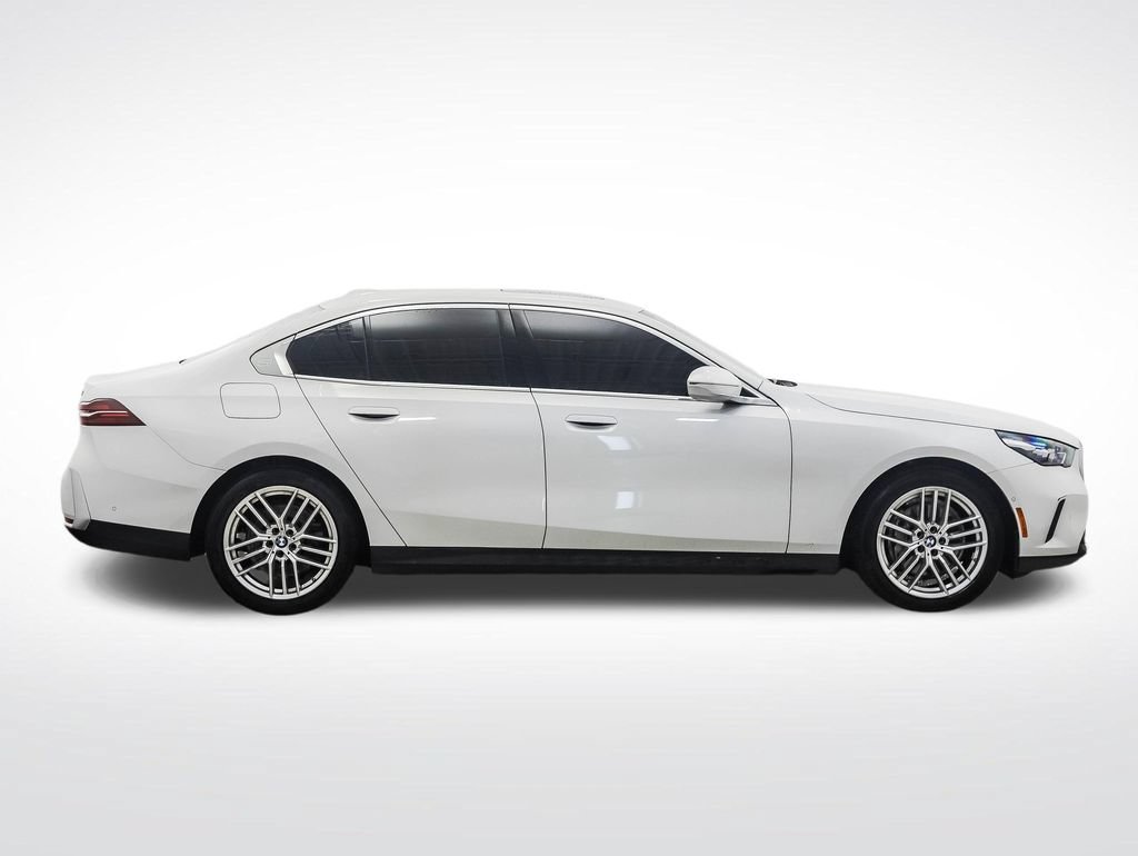 Used 2024 BMW 540i xDrive w/ Convenience Package AWD/4WD image 3