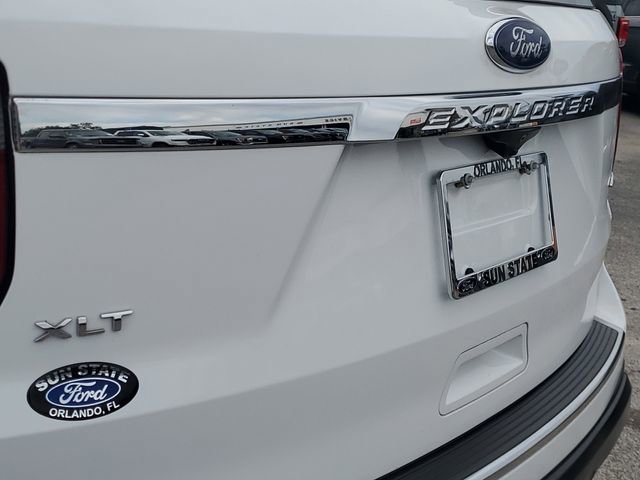Certified 2018 Ford Explorer XLT w/ Equipment Group 202A image 8