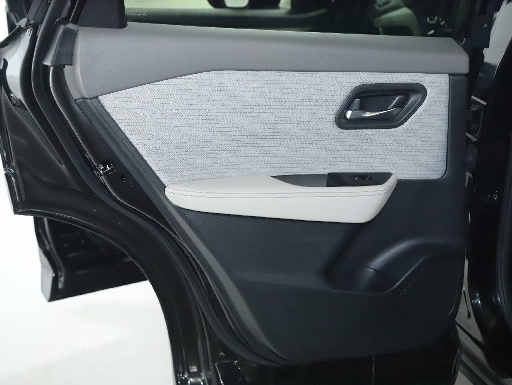 Certified 2023 Nissan Rogue SV image 13