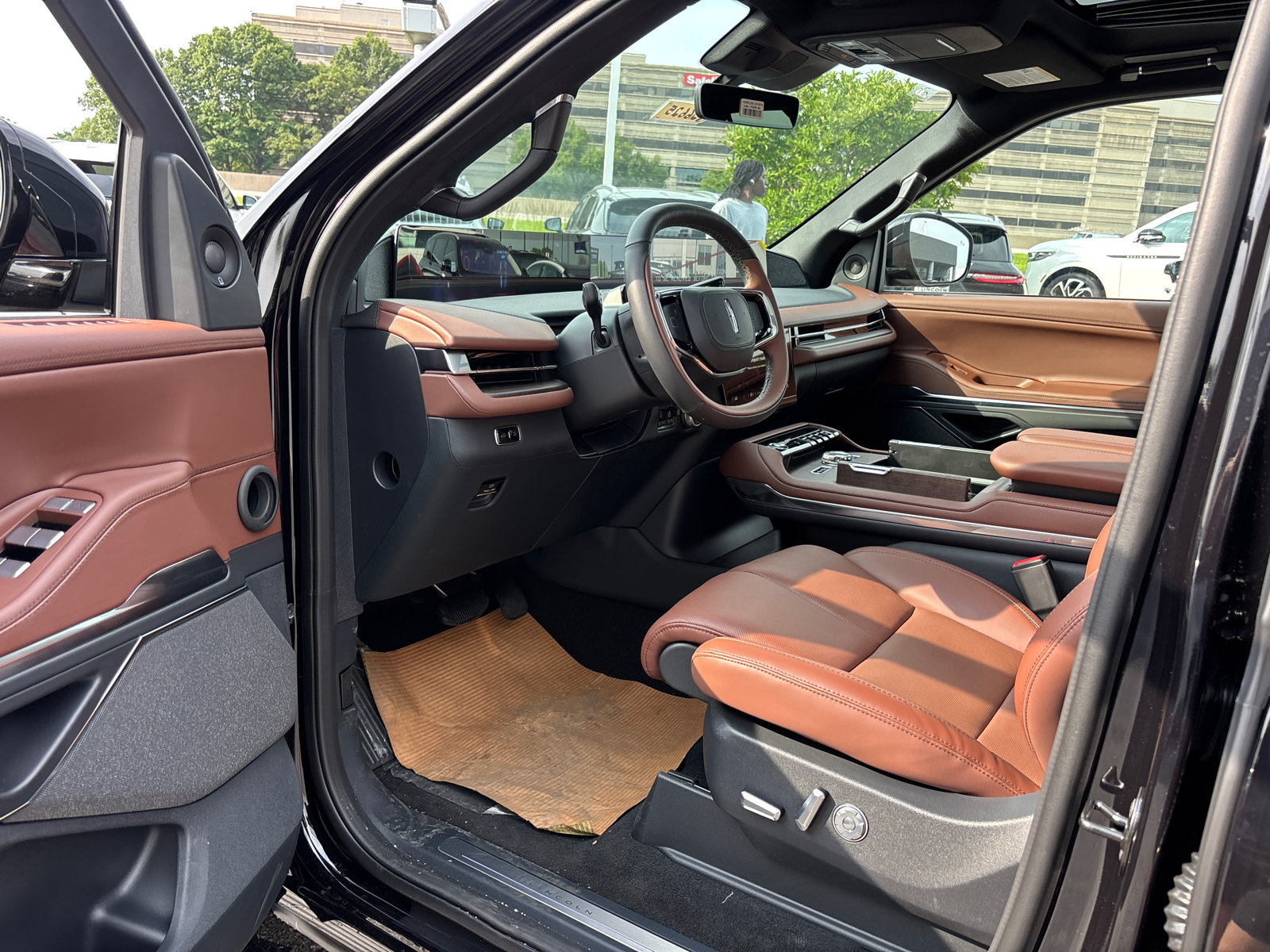 New 2026 Lincoln Navigator Reserve AWD/4WD image 24