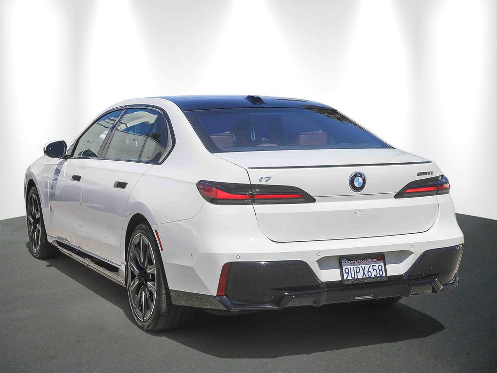 Used 2026 BMW i7 eDrive50 w/ M Sport Package RWD image 4