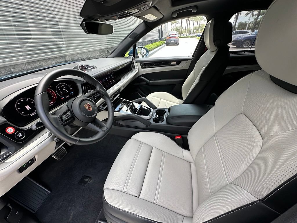 Certified 2026 Porsche Cayenne S AWD/4WD image 4