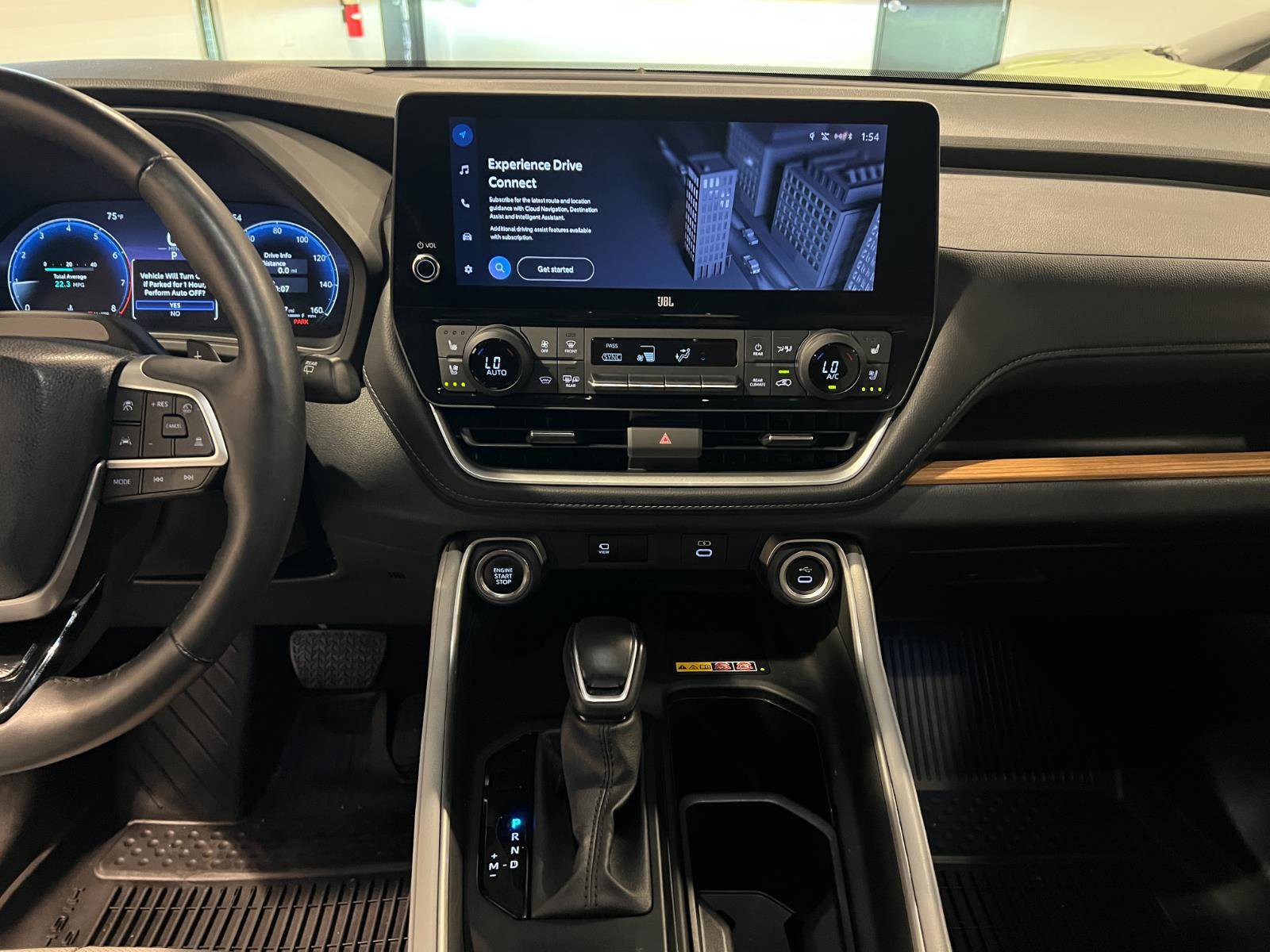 Used 2024 Toyota Grand Highlander AWD image 17