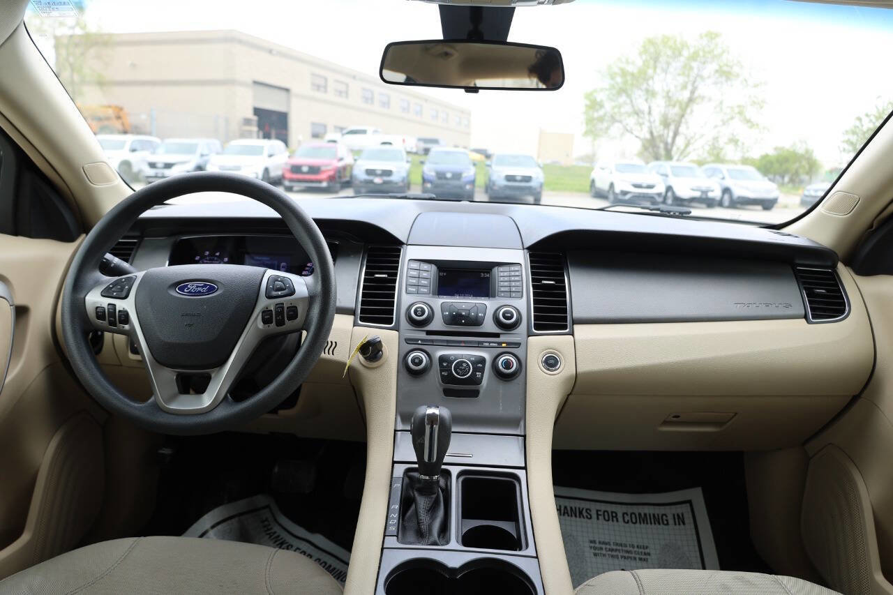 Used 2017 Ford Taurus SE FWD image 14