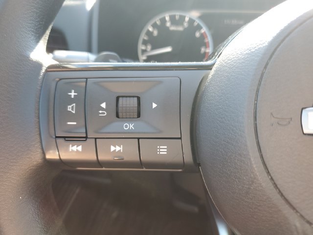 Used 2022 Nissan Rogue SV FWD image 21