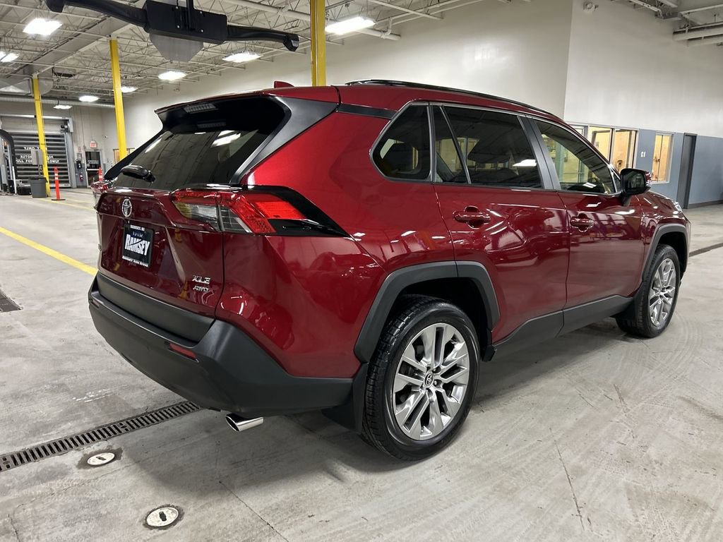 Used 2021 Toyota RAV4 XLE Premium image 8