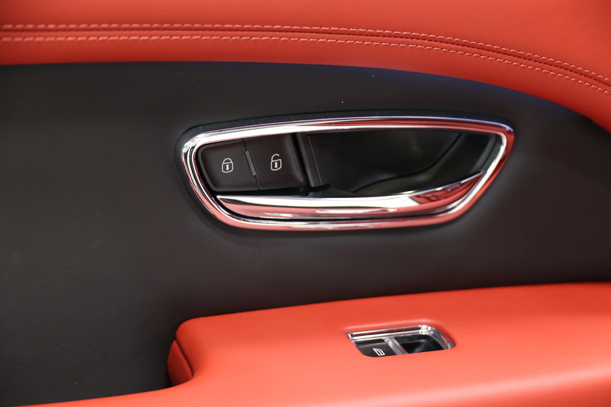 Used 2022 Bentley Bentayga AWD/4WD image 60