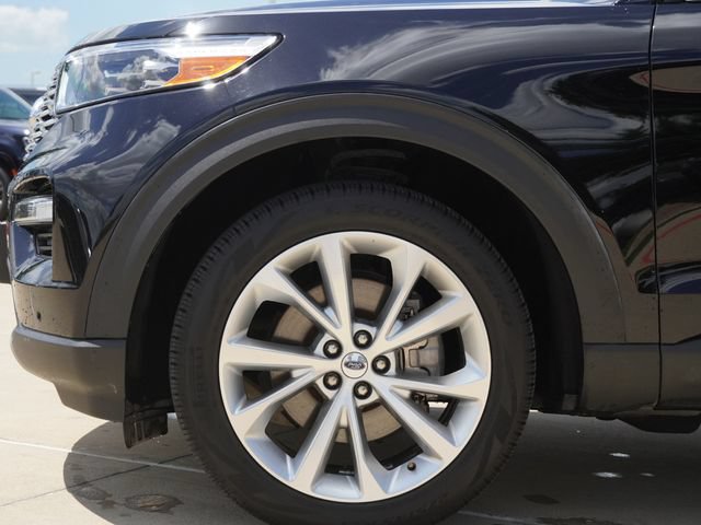 Used 2023 Ford Explorer Platinum w/ Technology Package AWD/4WD image 5